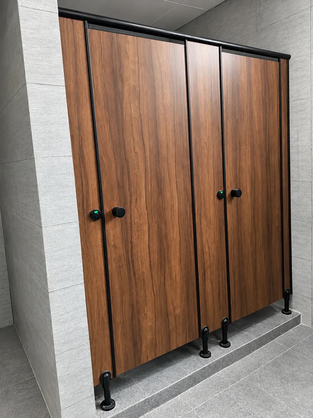 Apple Toilet Cubicle Partition