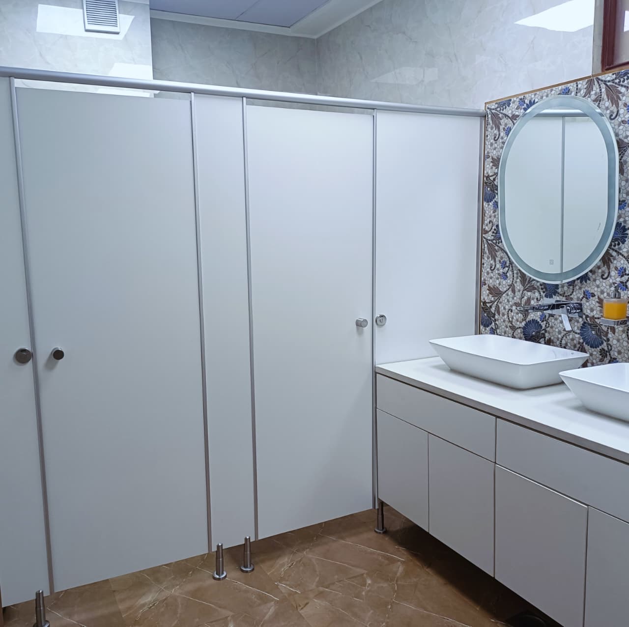 Changing Room Cubicle Partition